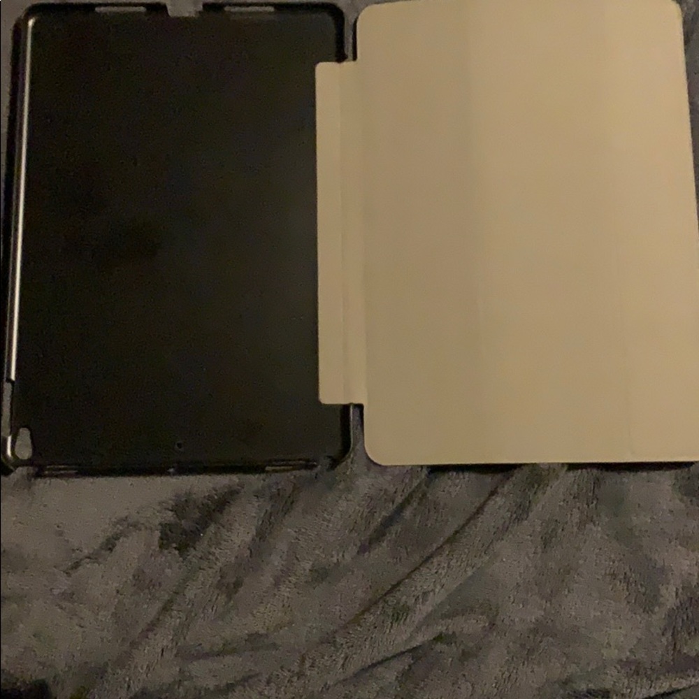 IPad case - Picture 2 of 5